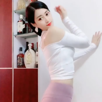 粉臀